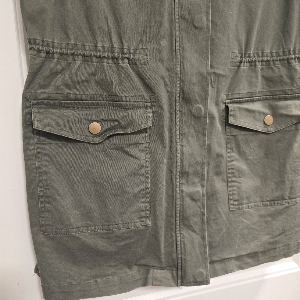 🌟7/25$ A New Day | Olive Cargo Utility Vest - Picture 3 of 9